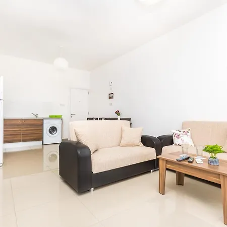 Sel A8 Apartman Lápithosz